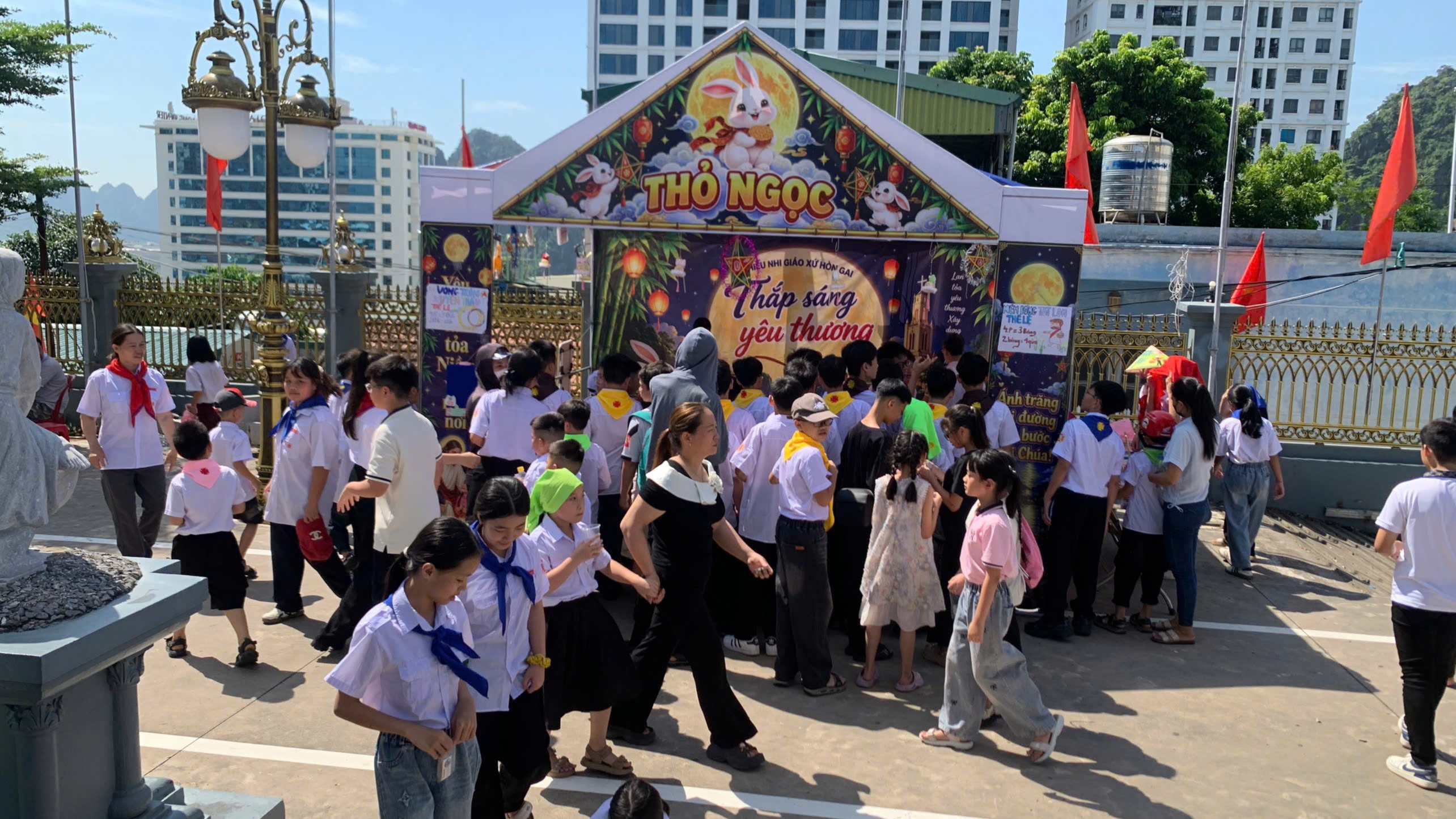 Thiếu Nhi Giáo xứ Hòn Gai vui Tết Trung Thu 2026